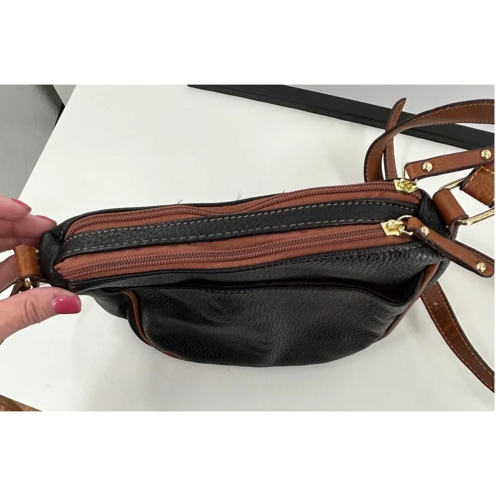 b.o.c. Born Concept‎ Black Tan Faux Leather Triple Zip Crossbody Organizer Bag